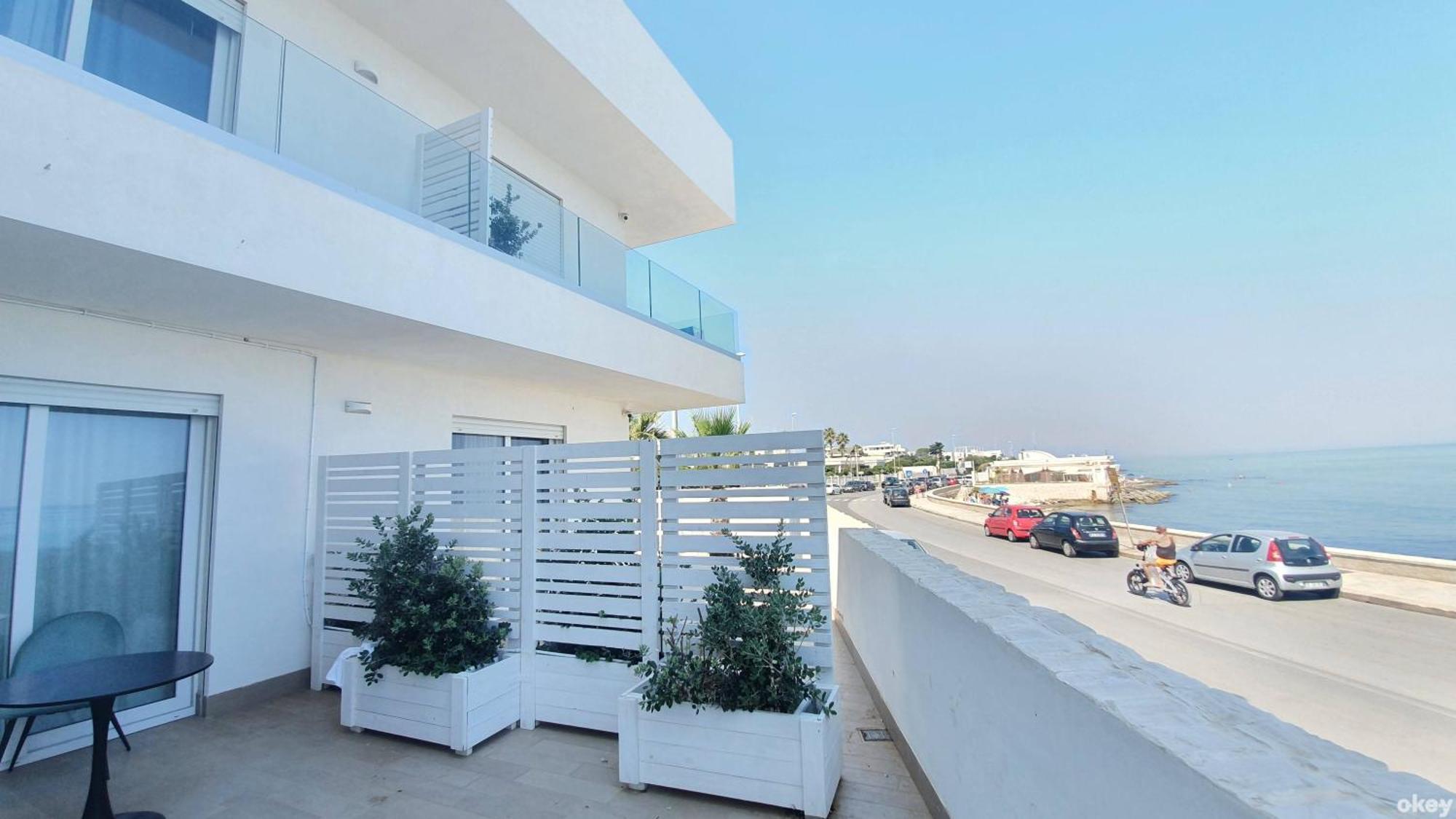 Villa Mediterranea Apartments - Seaview, Pool & Garden Bari Exterior foto